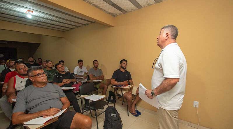 Pescadores da Lagoa de Araruama participam de curso de capacitação em São Pedro da Aldeia