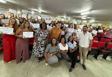 posse-professores-concurso-marica-educacao.jpg