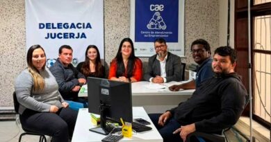 Representantes de órgãos públicos participam de reunião sobre ampliação dos serviços aos empreendedores em Araruama e organização do seminário da Lei de Liberdade Econômica.