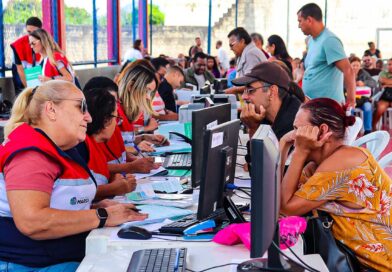 Moradores participam de mutirão de atualização do Cadastro Único no CRAS Mumbuca, em Maricá.