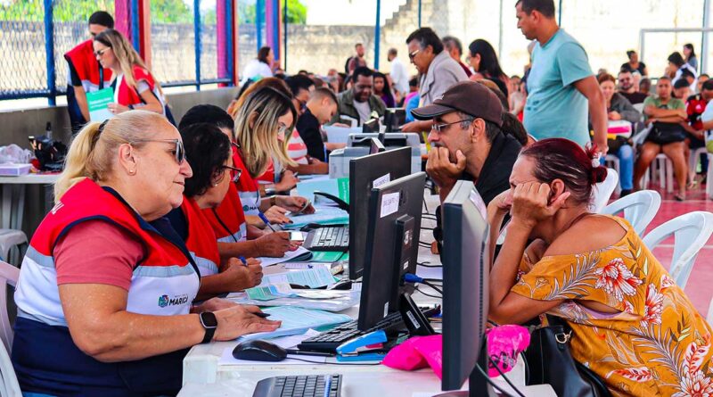 Moradores participam de mutirão de atualização do Cadastro Único no CRAS Mumbuca, em Maricá.