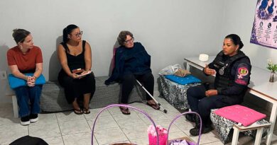 Mulheres participam de roda de conversa sobre violência doméstica em São Pedro da Aldeia