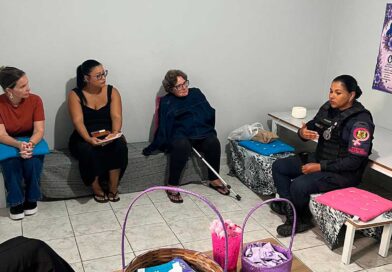 Mulheres participam de roda de conversa sobre violência doméstica em São Pedro da Aldeia