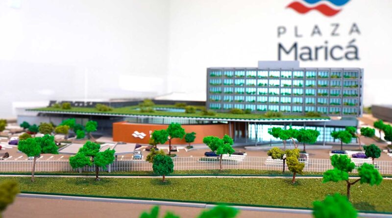 Área onde será construído o Plaza Maricá durante início da terraplanagem