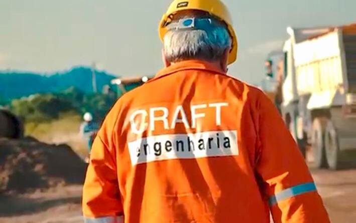 Trabalhadores atuam nas obras de infraestrutura de Maraey em Maricá