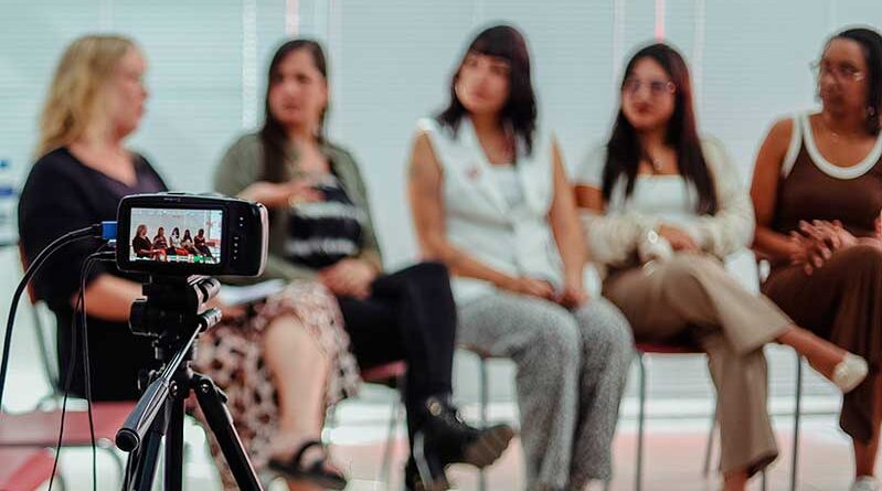 Curso gratuito de audiovisual para mulheres em Maricá