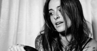 Lara Orin, cantora e compositora que lança o single Confesso