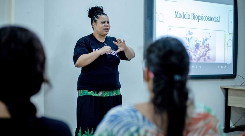 Curso sobre avaliação biopsicossocial reúne profissionais em Maricá