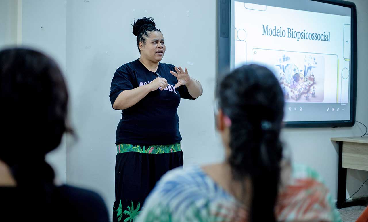 Curso sobre avaliação biopsicossocial reúne profissionais em Maricá
