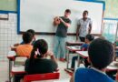 Estudantes da Escola Municipal Barnabé Mariano de Souza participam de atividades de saúde escolar em São Pedro da Aldeia.