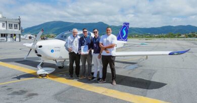 Aeronave da SAFE Escola de Aviação no Aeroporto de Maricá