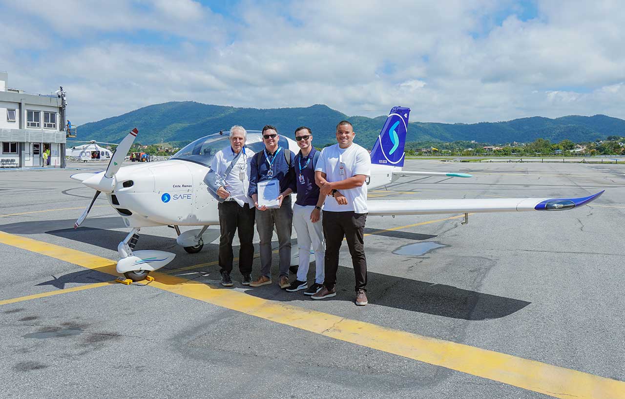 Aeronave da SAFE Escola de Aviação no Aeroporto de Maricá