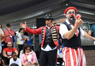 Apresentações circenses do Festival da Alegria em Araruama.